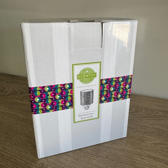 Scentsy Etched Core Rose Gold Mini Wax Warmer Plug in New Contemporary - Picture 7 of 9